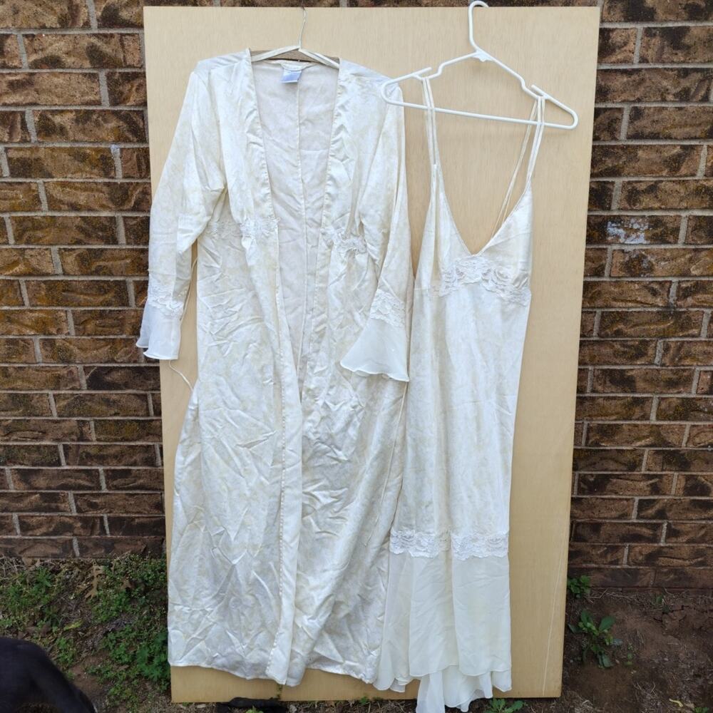Nightgown Robe Set Bridal Romantic Cream Floral Large Belted Pocket Cabernet